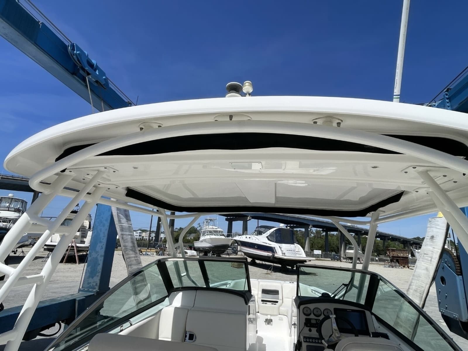 2016 Boston Whaler 270 Vantage
