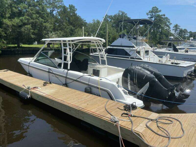 2016 Boston Whaler 270 Vantage