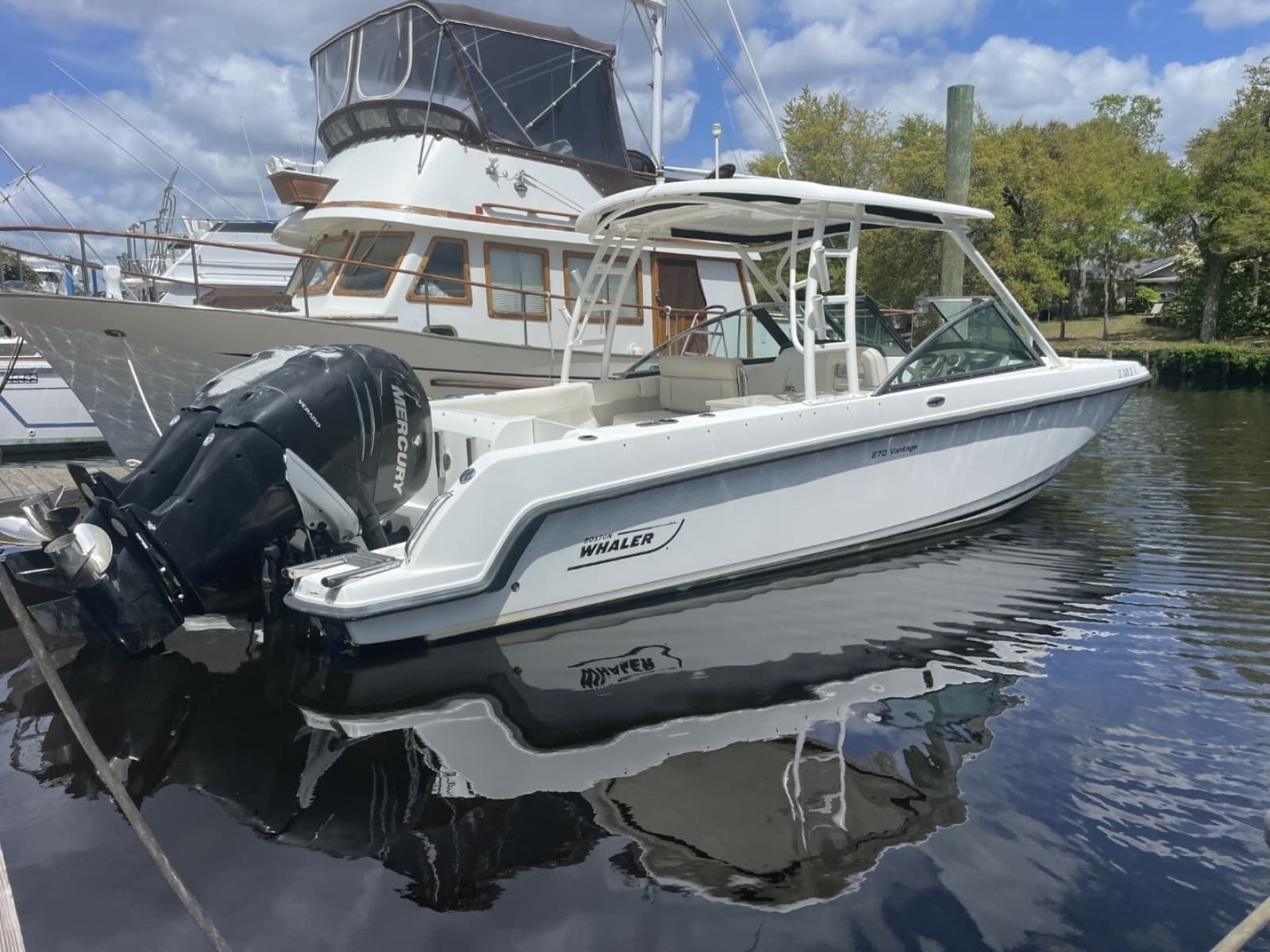 2016 Boston Whaler 270 Vantage