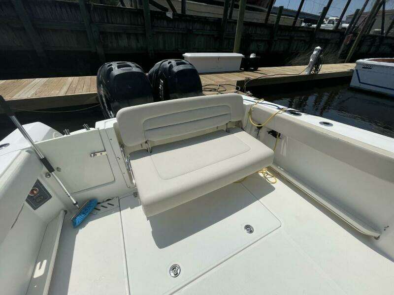 2016 Boston Whaler 270 Vantage
