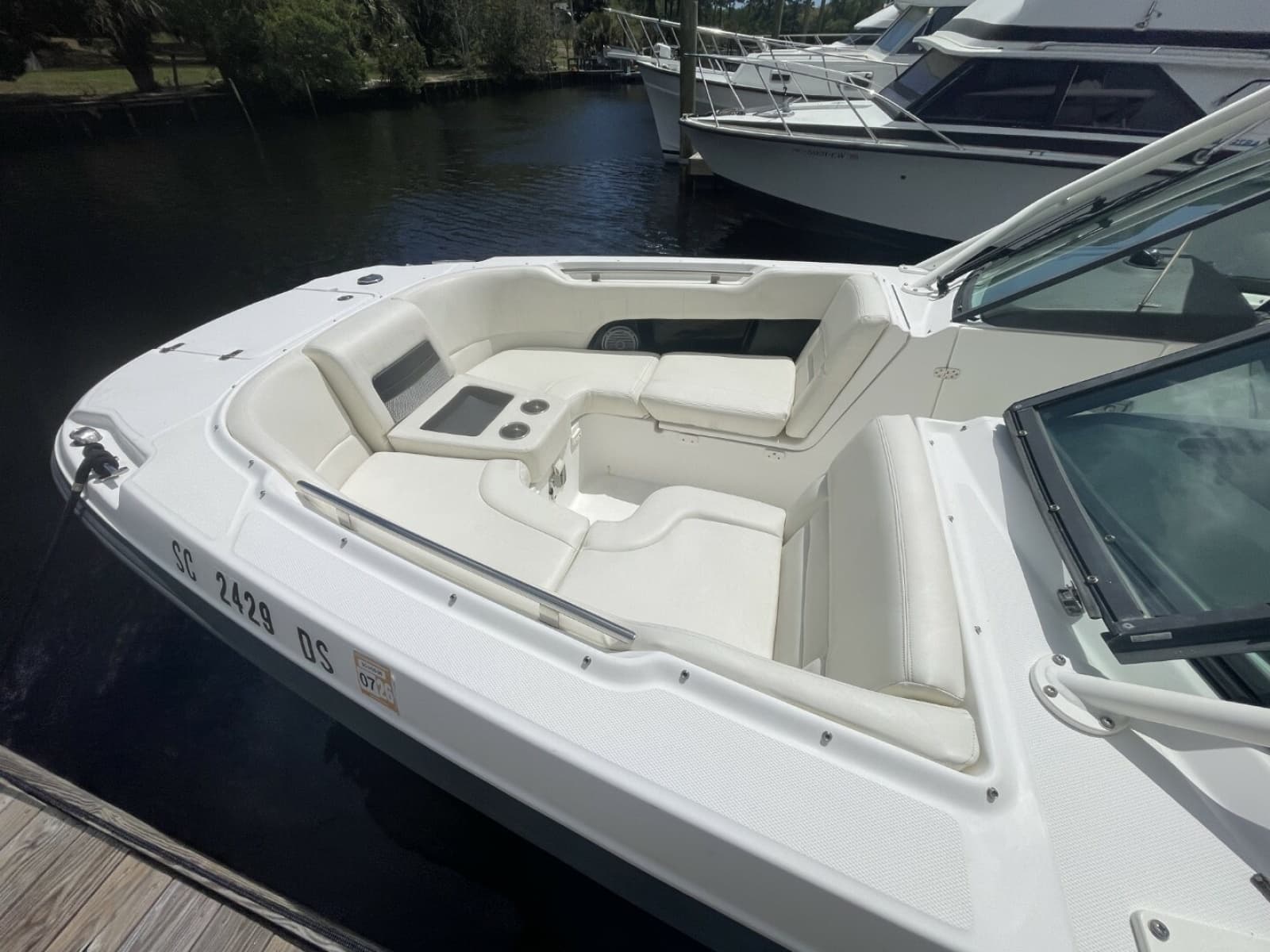 2016 Boston Whaler 270 Vantage