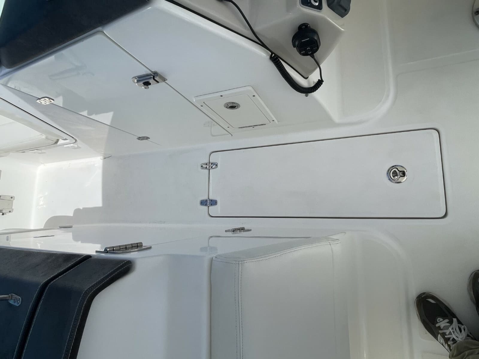 2016 Boston Whaler 270 Vantage