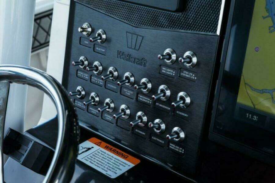 2025 Wellcraft 302 Fisherman