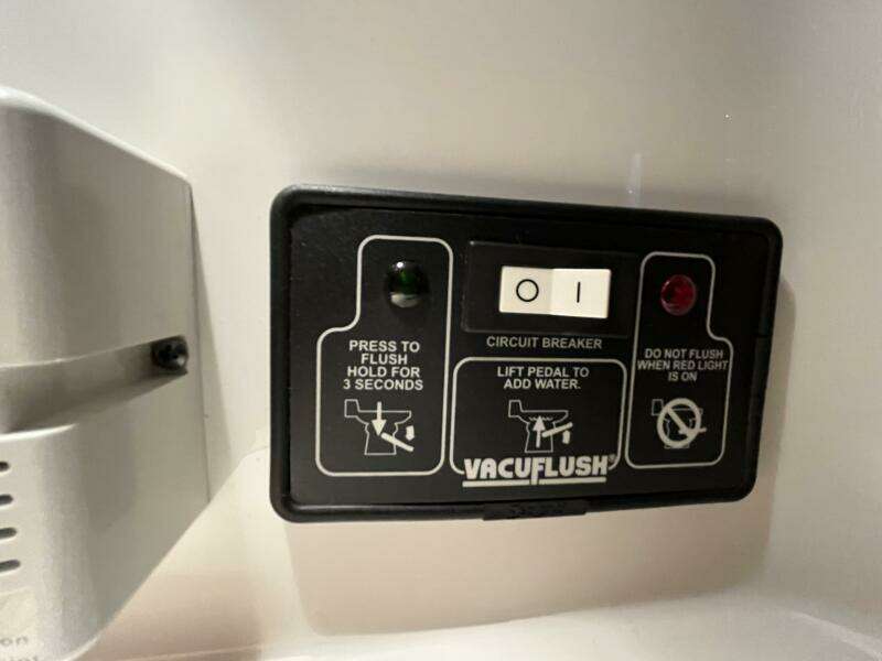 2005 Chris-Craft Corsair 28