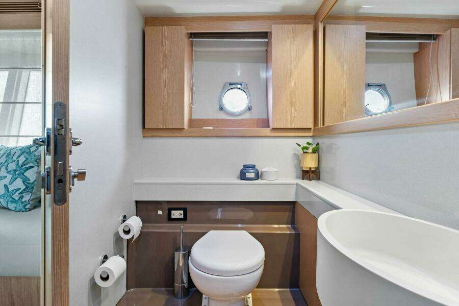 2013 Ferretti Yachts 620