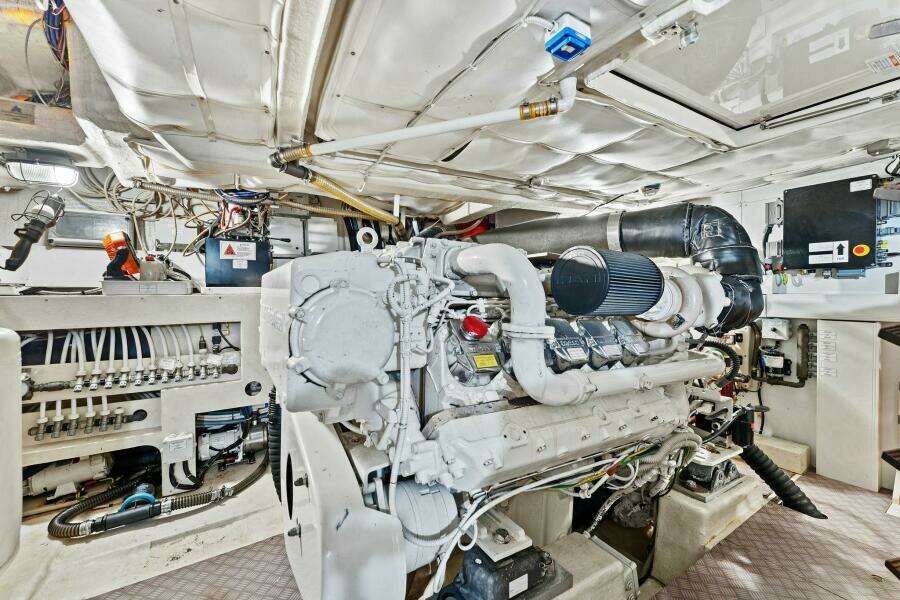 2013 Ferretti Yachts 620