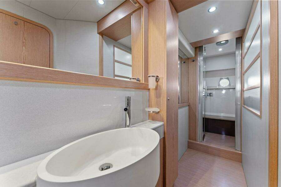 2013 Ferretti Yachts 620