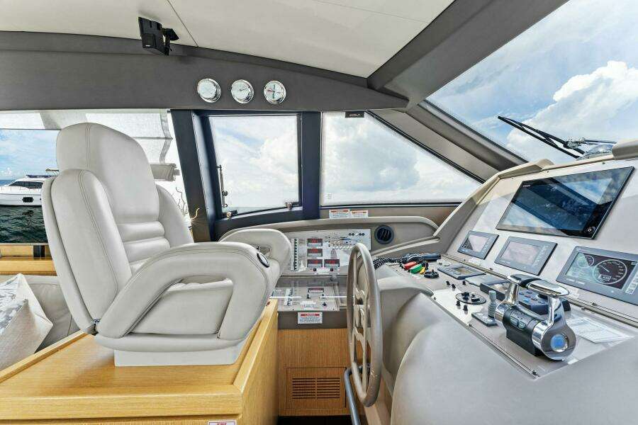 2013 Ferretti Yachts 620