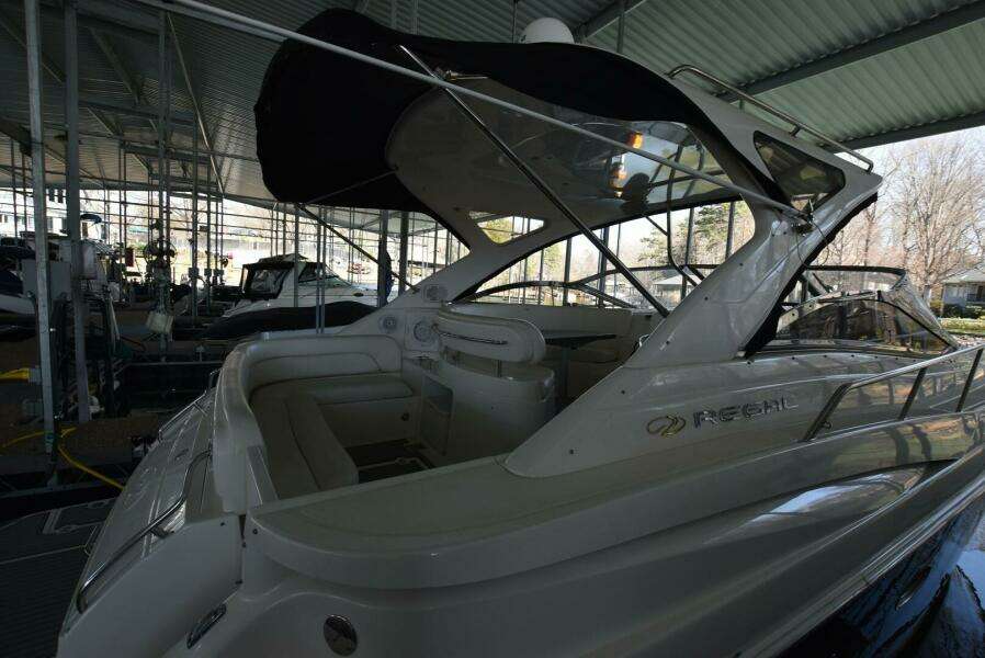 2007 Regal Commodore 4060