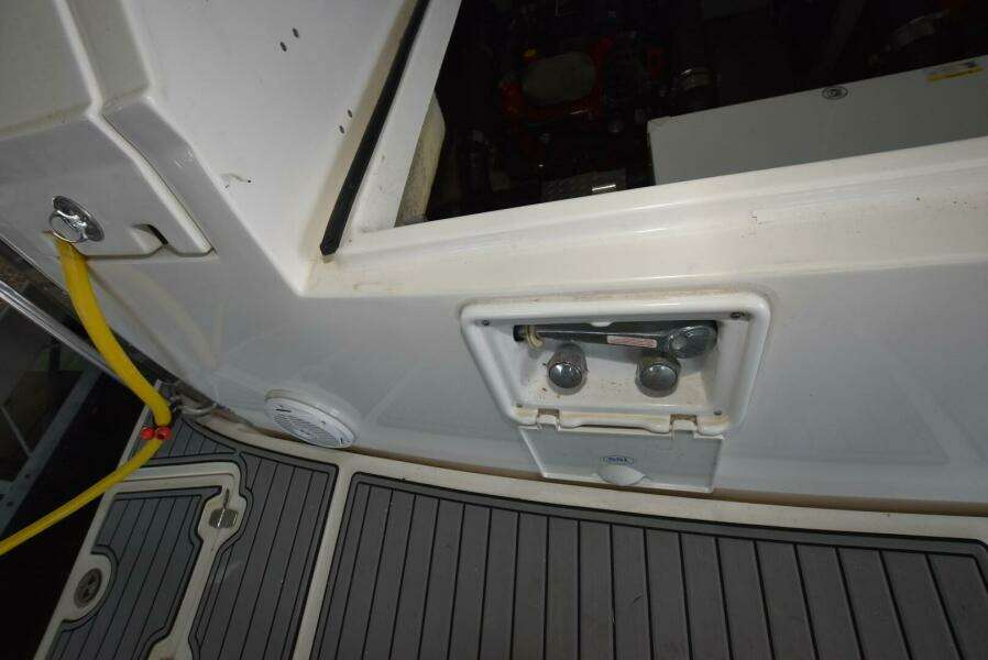 2007 Regal Commodore 4060