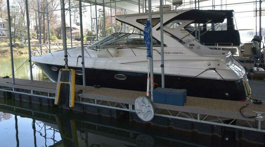 2007 Regal Commodore 4060