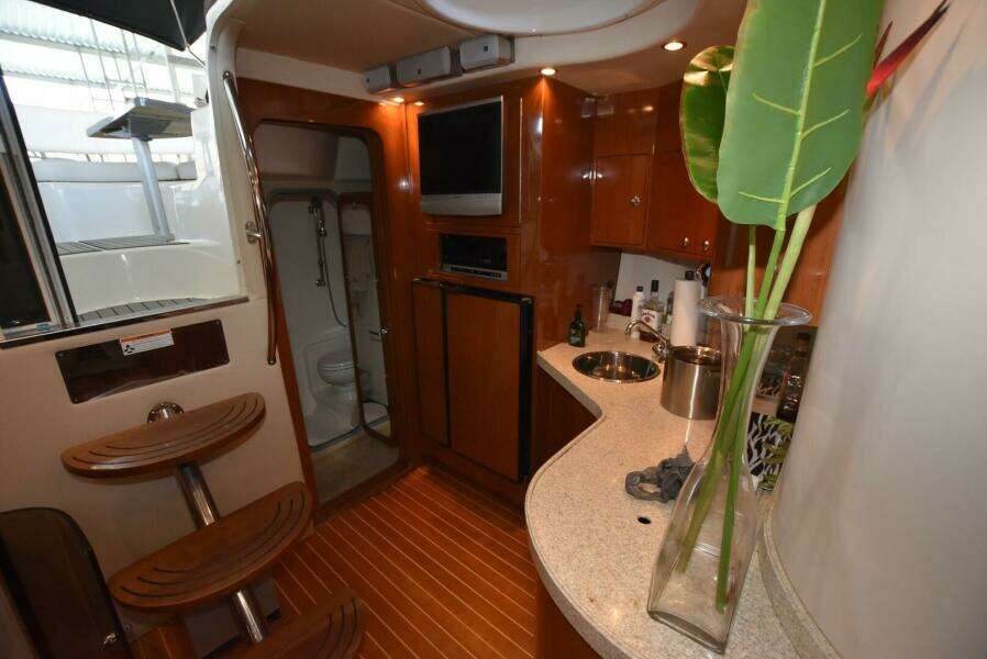 2007 Regal Commodore 4060