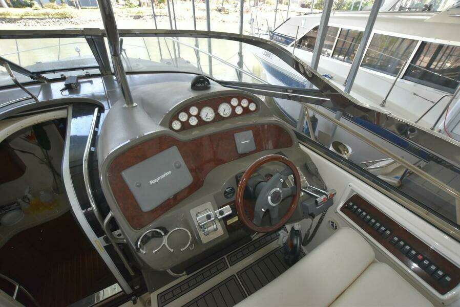 2007 Regal Commodore 4060