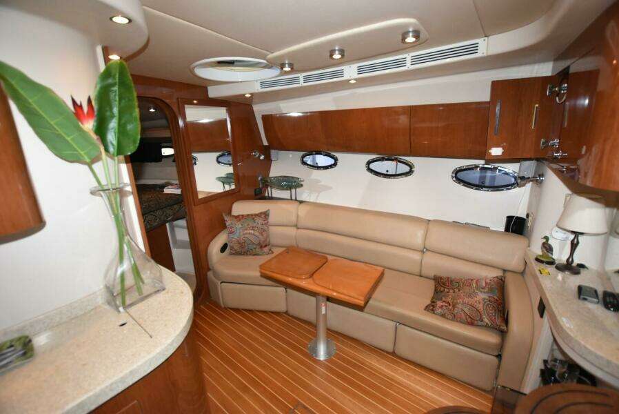 2007 Regal Commodore 4060