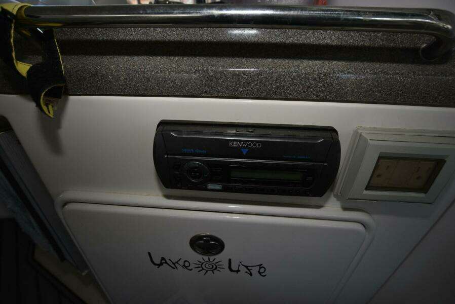 2007 Regal Commodore 4060