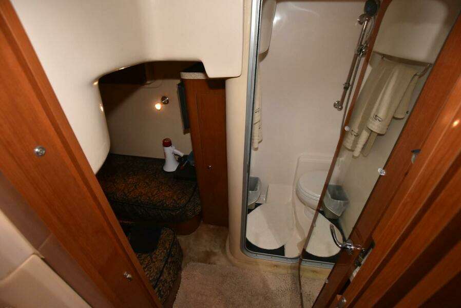 2007 Regal Commodore 4060