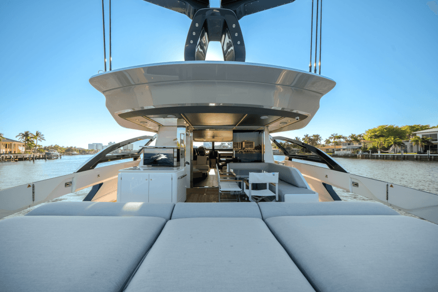 2025 Azimut S8