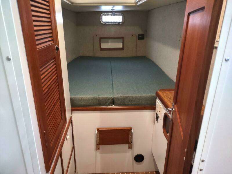 2002 Endeavour Catamaran Trawlercat 36