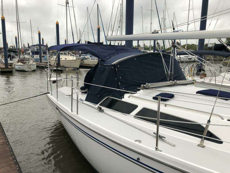 2005 Catalina 320