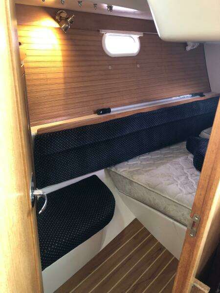 2005 Catalina 320