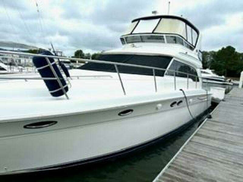 2004 Sea Ray 48 Sedan Bridge