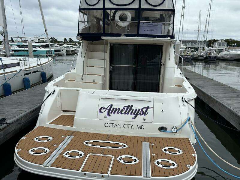 2004 Sea Ray 48 Sedan Bridge