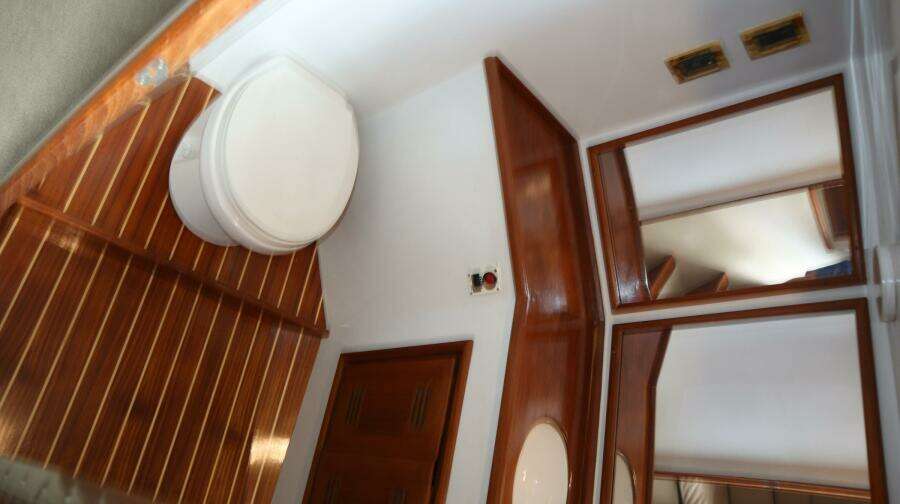 2002 Miller Marine Express