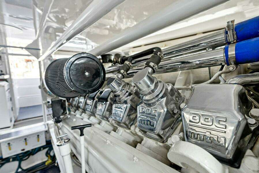 2002 Viking 65 Convertible 'Cajun Queen'