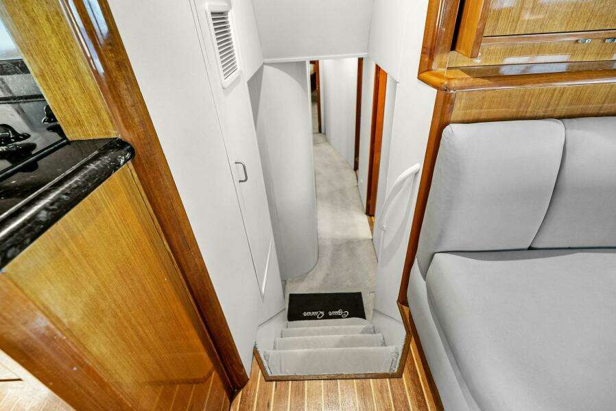 2002 Viking 65 Convertible 'Cajun Queen'