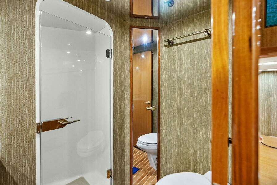 2002 Viking 65 Convertible 'Cajun Queen'