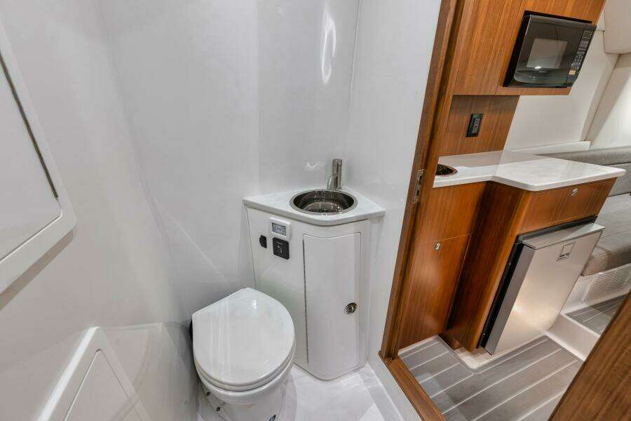 2024 Front Runner 47 CC