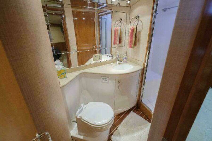 Hatteras 50 Tide Up II - Master Head