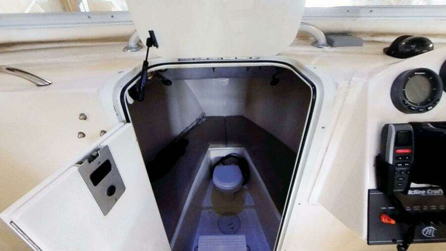 2009 McKee Craft Pilothouse 28