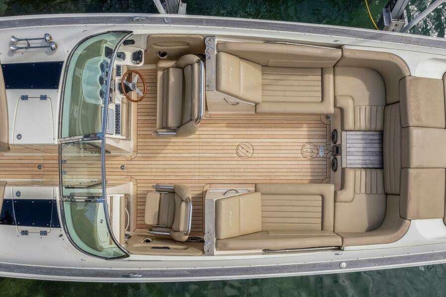 2013 Chris-Craft Launch 32