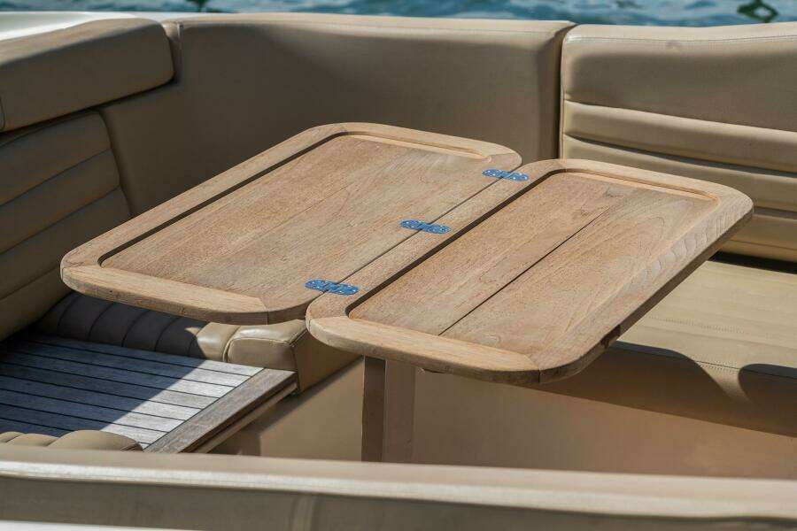 2013 Chris-Craft Launch 32