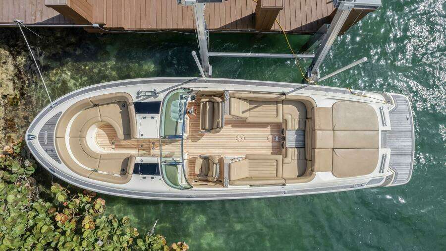 2013 Chris-Craft Launch 32