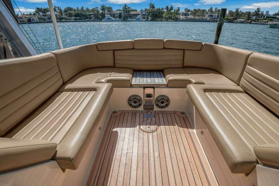 2013 Chris-Craft Launch 32