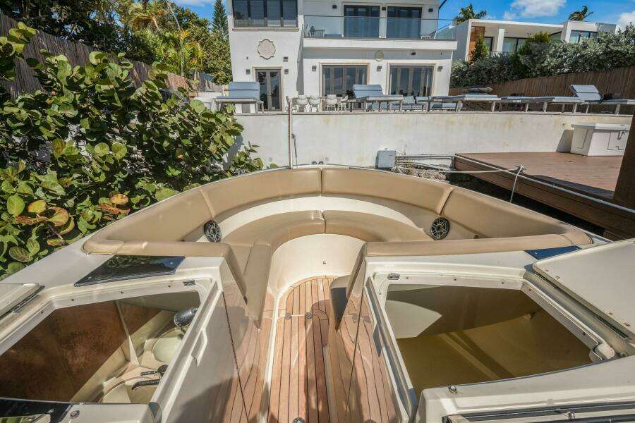 2013 Chris-Craft Launch 32