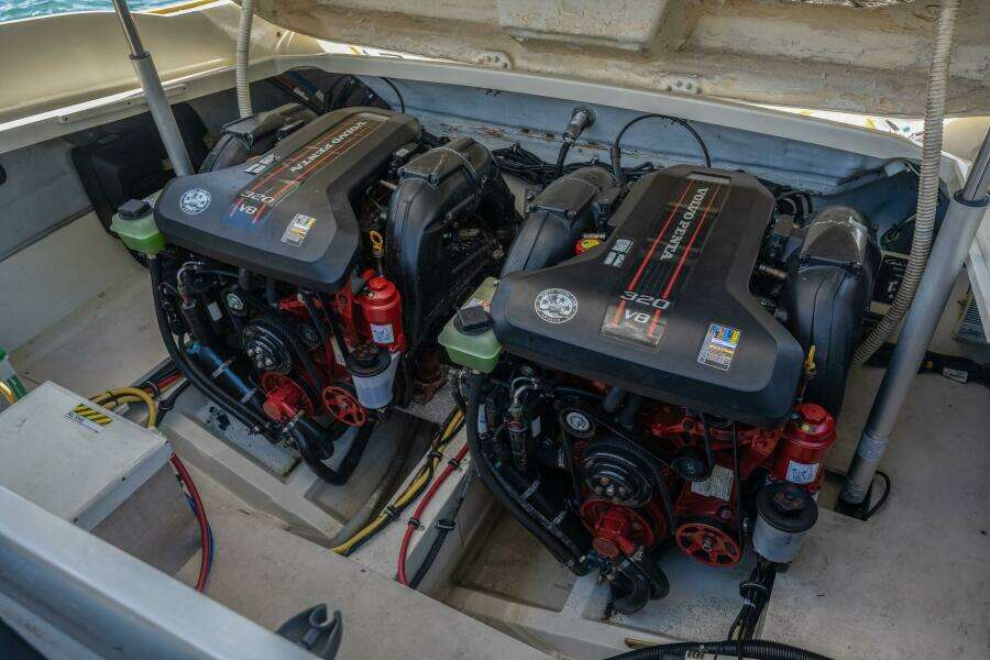 2013 Chris-Craft Launch 32