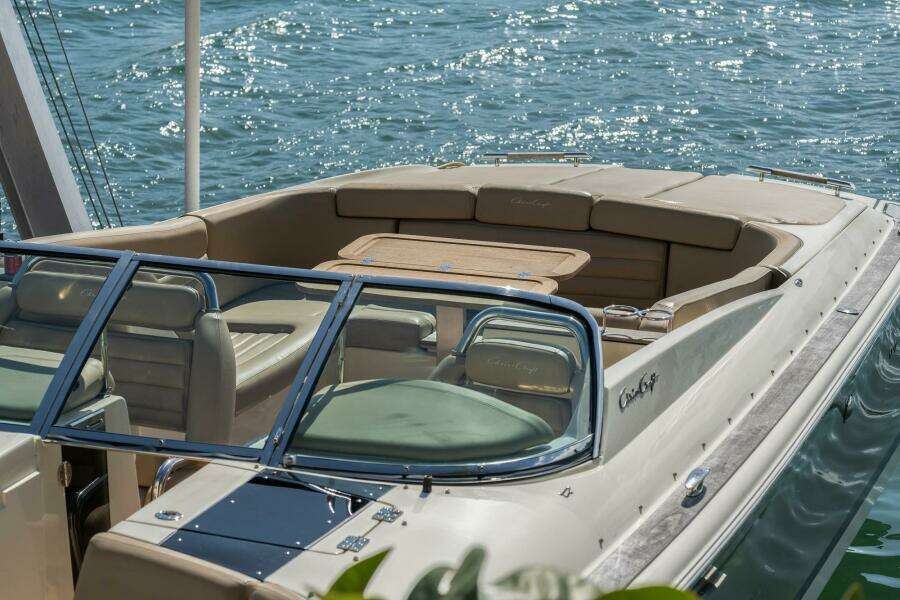 2013 Chris-Craft Launch 32