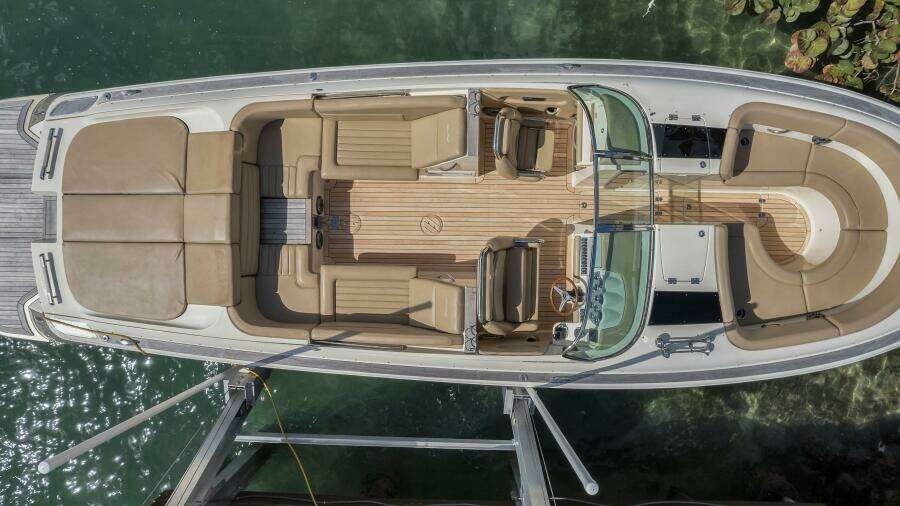 2013 Chris-Craft Launch 32