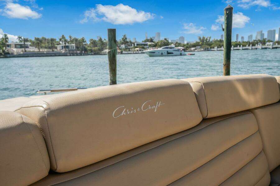 2013 Chris-Craft Launch 32