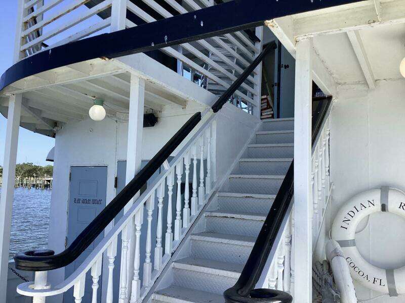 1984 Custom Vinette 99 Paddle Wheel