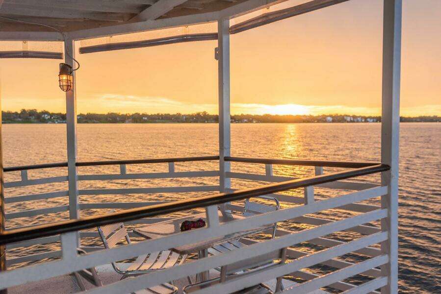 1984 Custom Vinette 99 Paddle Wheel