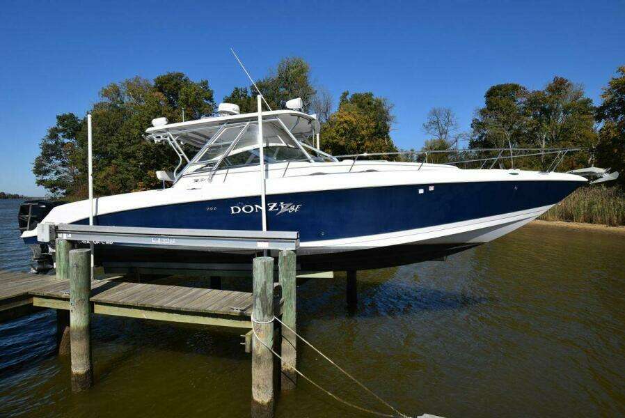 2005 Donzi 38 ZSF