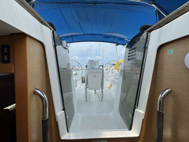 2018 Jeanneau Sun Odyssey 389