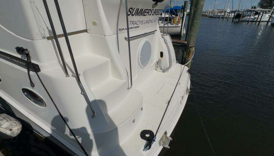 2005 Silverton 35 Motor Yacht