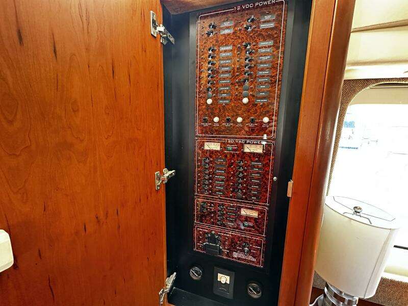 2005 Silverton 35 Motor Yacht