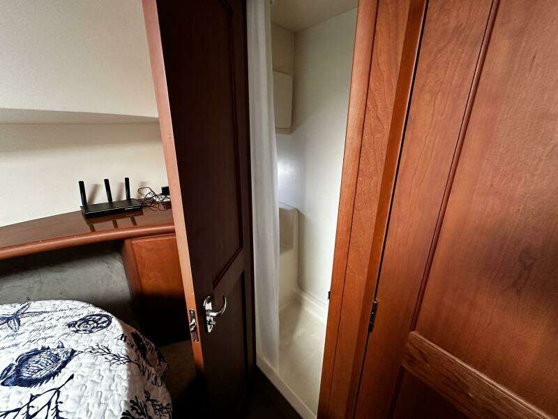 2005 Silverton 35 Motor Yacht