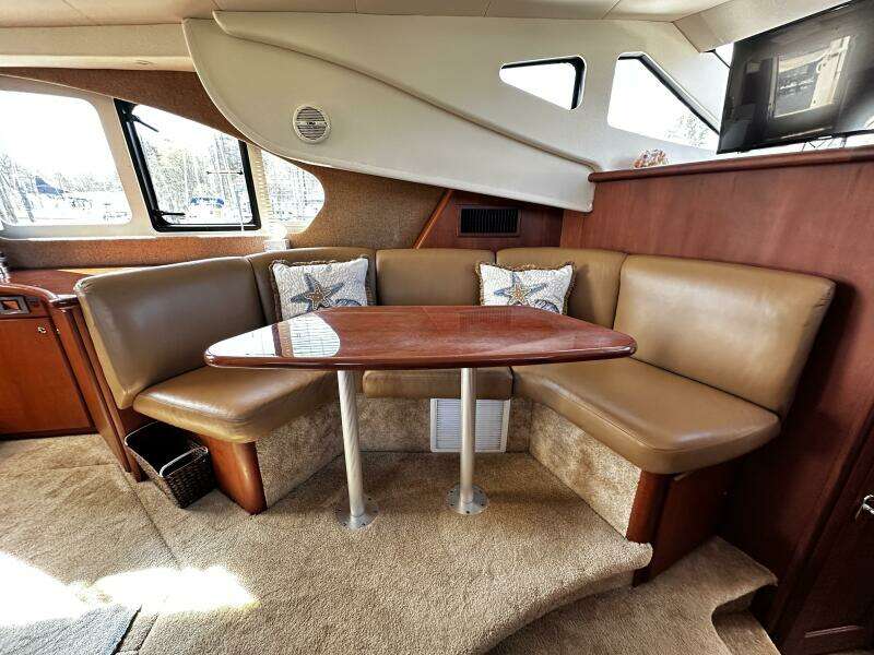 2005 Silverton 35 Motor Yacht